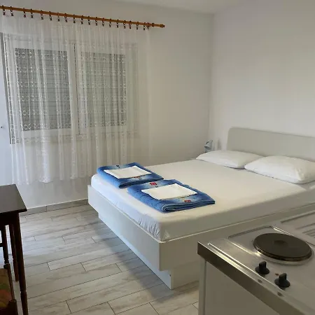 Apartment Maxim Primošten Exteriör bild