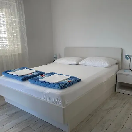 Apartment Maxim Primošten Exteriör bild