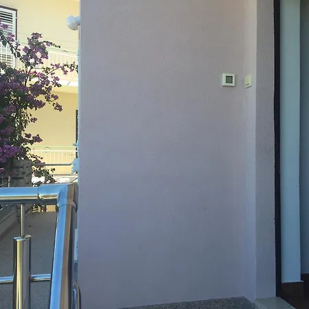Apartment Maxim Primošten Exteriör bild