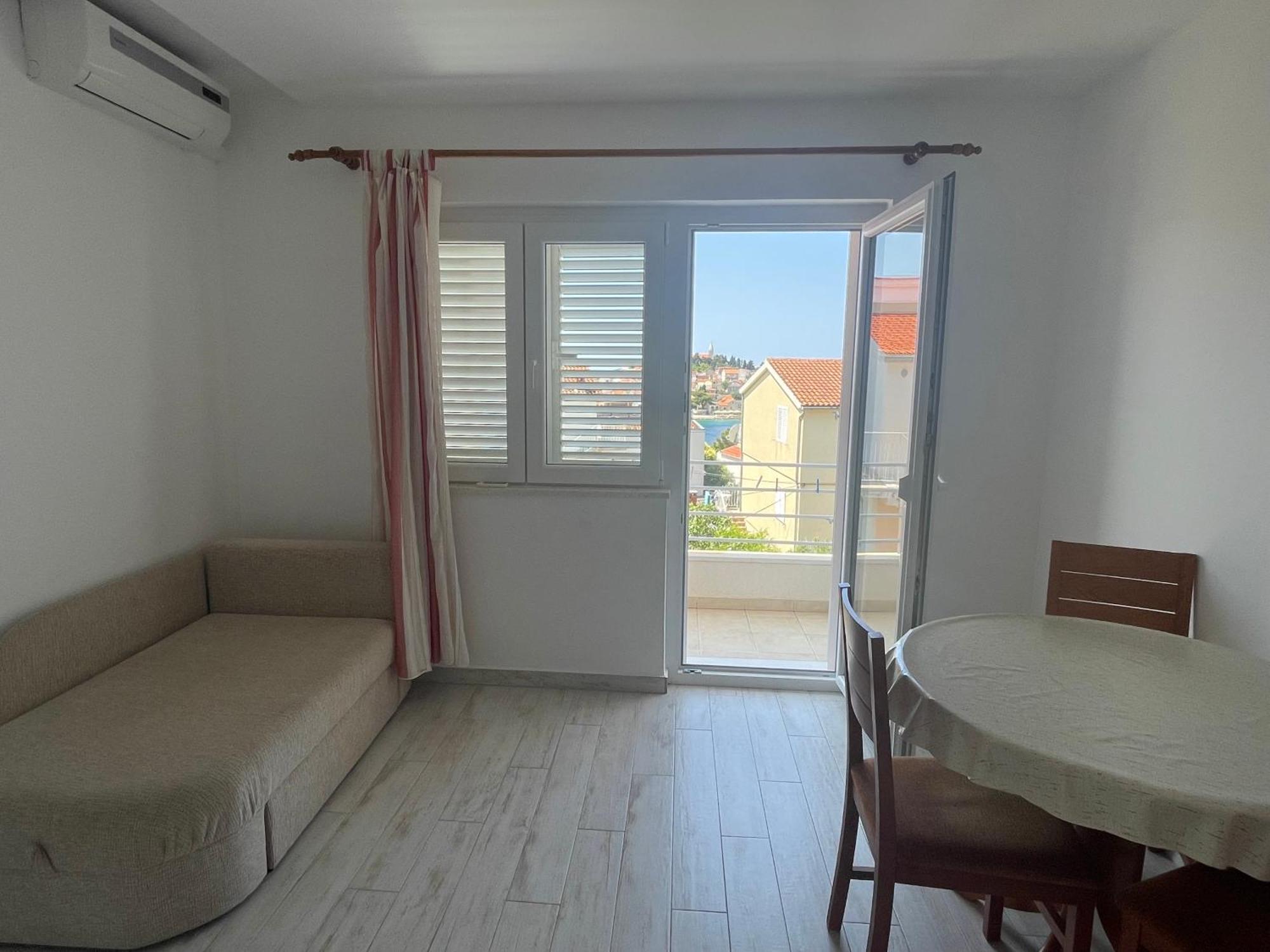 Maxim Apartment