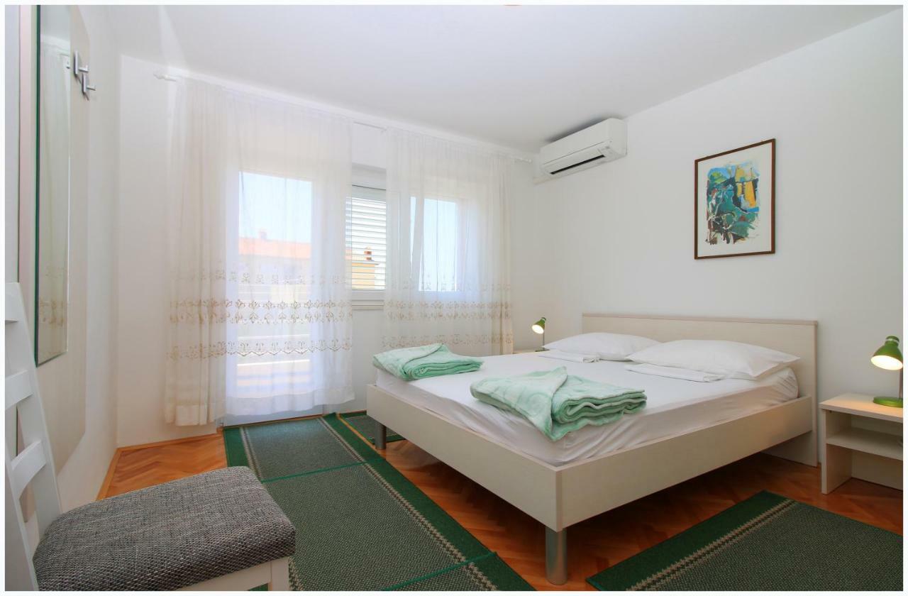 Maxim Apartment *