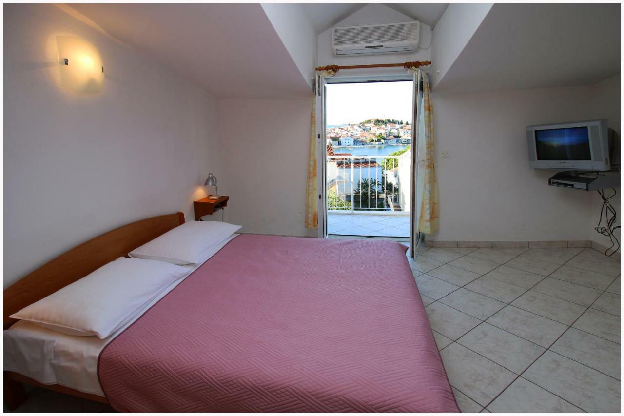 Maxim Apartment Primosten